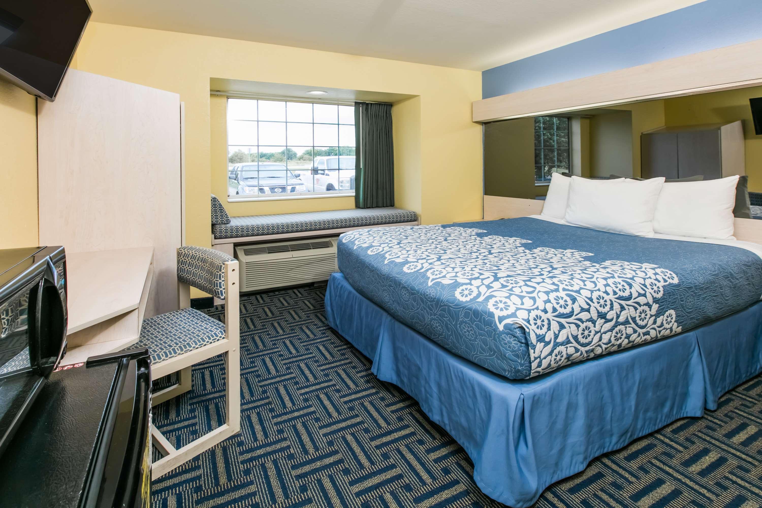 Days Inn Pryor Creek Buitenkant foto