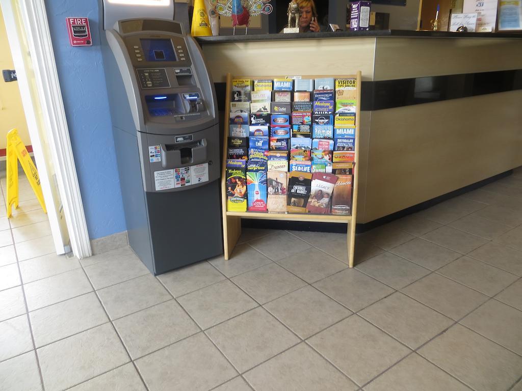 Days Inn Pryor Creek Buitenkant foto