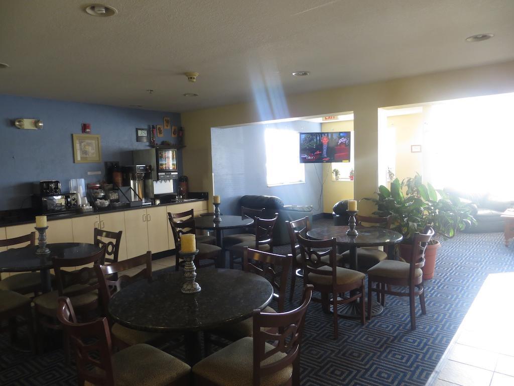 Days Inn Pryor Creek Buitenkant foto